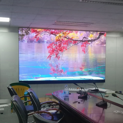 Sala de conferências de alta resolução da instalação video pequena da parede do diodo emissor de luz dos pixéis P1.25 4K 8K